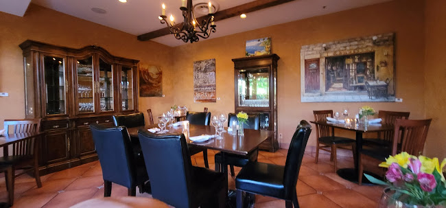 Illuminaté Restorante - Steakhouse, Seafood, Italian - Hospitality and gastronomy