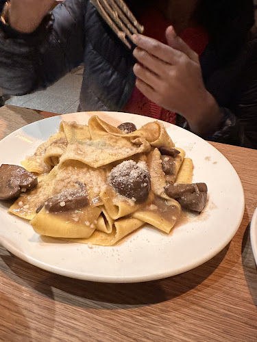 La Pizza & La Pasta - Toronto