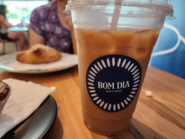 Bom Dia Café & Bakery - Queen - Hospitality and gastronomy