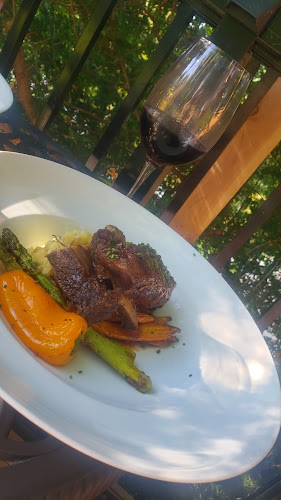 The Easy Pour Wine Bar - Hospitality and gastronomy