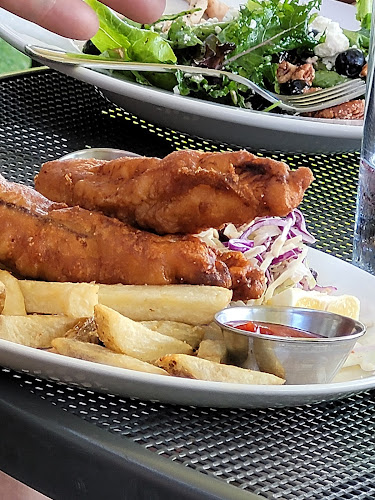 Opinii despre Kingfishers Waterfront Bar & Grill în Maple Ridge - Hospitality and gastronomy