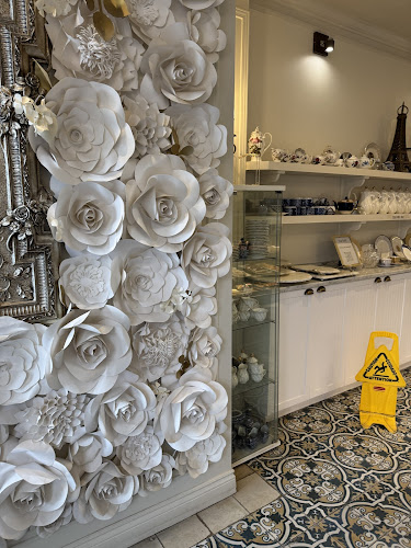 240 Kennevale Dr, Ottawa, ON K2J 0C3