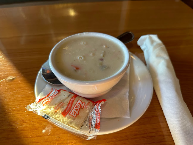 Opinii despre The Boathouse Seafood Restaurant And Waterfront Patio în Belleville - Hospitality and gastronomy