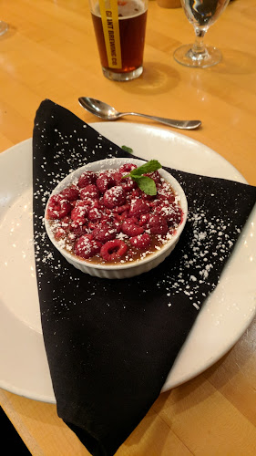 727 Hewitson St, Thunder Bay, ON P7B 6B5