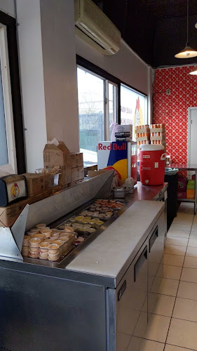 905 Commercial Dr, Vancouver, BC V5L 2H2