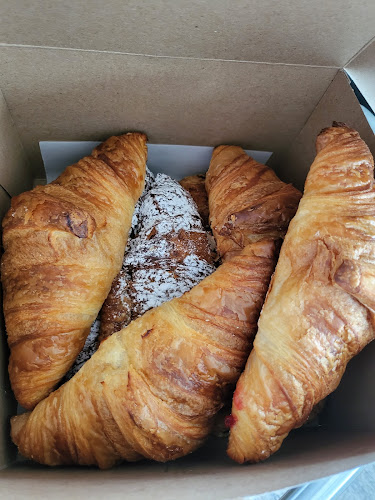 Comentarii opinii despre La Patisserie Fine Cakes & Pastries Inc.