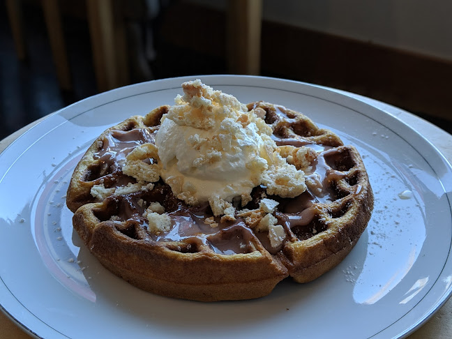 2207 Oak Bay Ave, Victoria, BC V8R 1G4