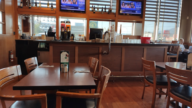 Opinii despre White Spot Penticton în Penticton - Hospitality and gastronomy