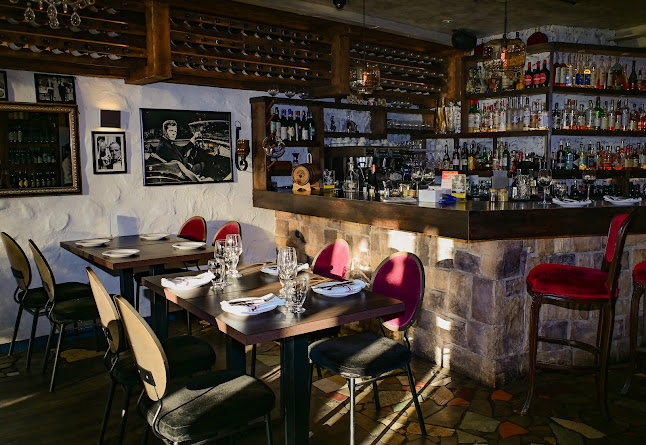 2405 Yonge St A, Toronto, ON M4P 2E7