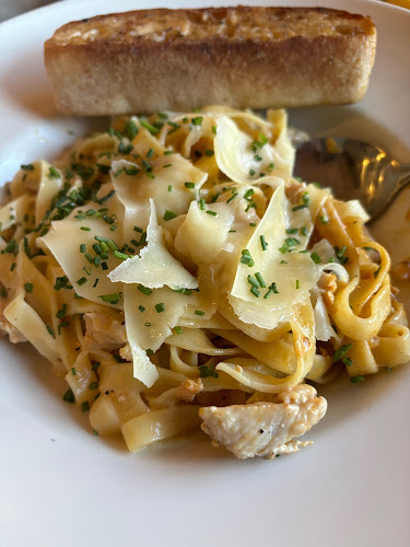 888 7 Ave SW, Calgary, AB T2P 3J3