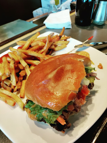 R U Serious Tap & Grill - Guelph