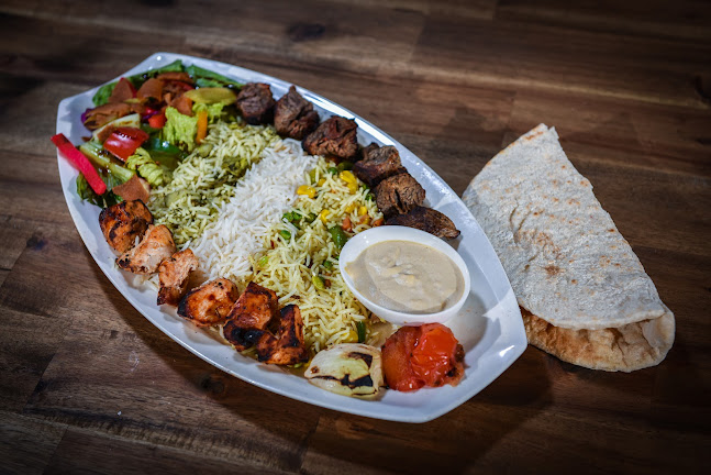 Opinii despre La Pita Halal Shawarma & Grill în Burlington - Hospitality and gastronomy