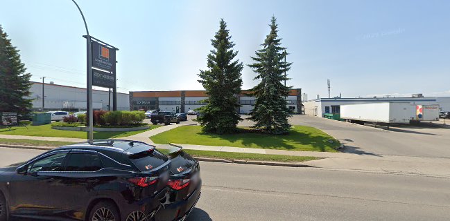 225 58 Ave SE #5, Calgary, AB T2H 0N8