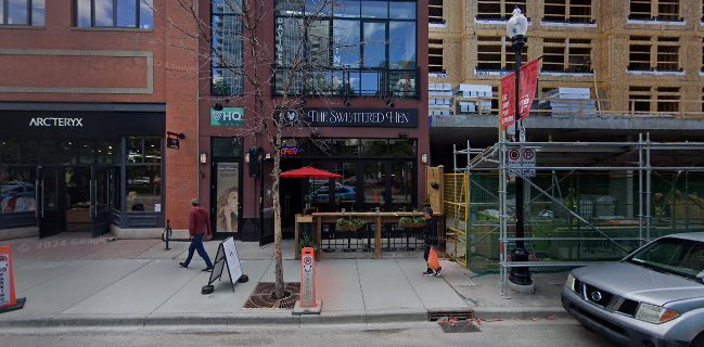 Opinii despre V Burger - 17 Ave - Ice Cream and Burger în Calgary - Hospitality and gastronomy