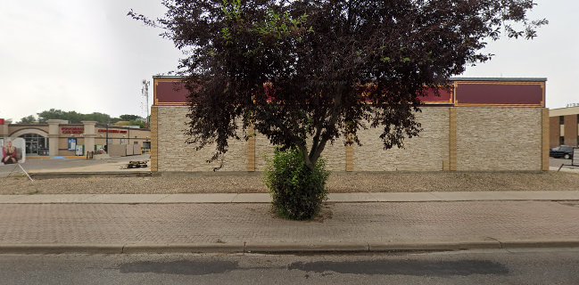 Opinii despre Corona Cold Beer & Liquor Store în Medicine Hat - Hospitality and gastronomy