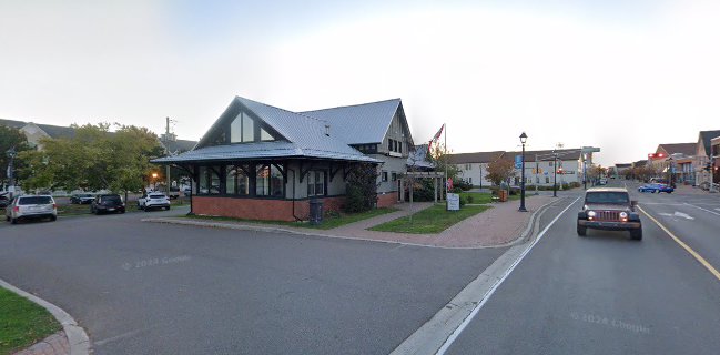 Evermoore: Island Dining & Brewing