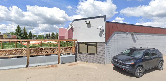 Leah's Bar and Grill