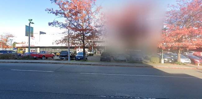 Opinii despre The Liquor Co. 1977 - Saanich Plaza în Victoria - Hospitality and gastronomy