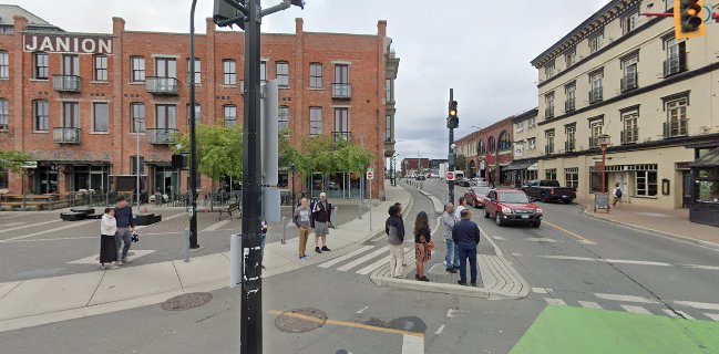 Nubo Kitchen + Bar(Johnson Street Bridge Location)