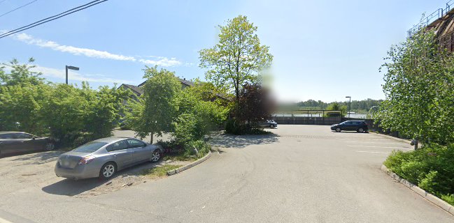 Kingfishers Waterfront Bar & Grill