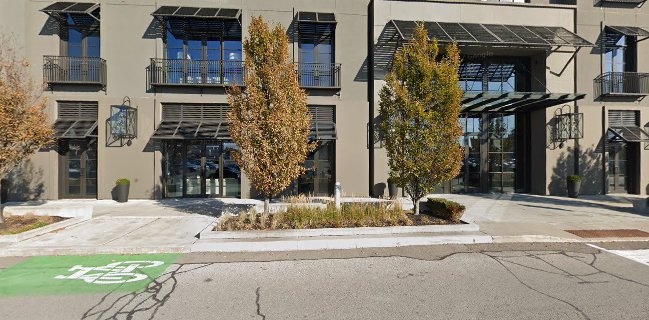 RH Courtyard Restaurant at RH Toronto