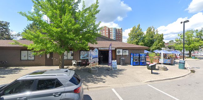 Fat Les Waterfront Patio