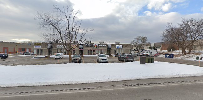 Mmm Donuts • Café & Bakery