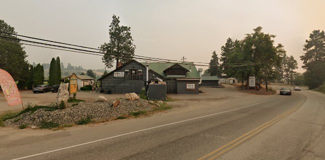 The Friendly Farmer Fruitstand